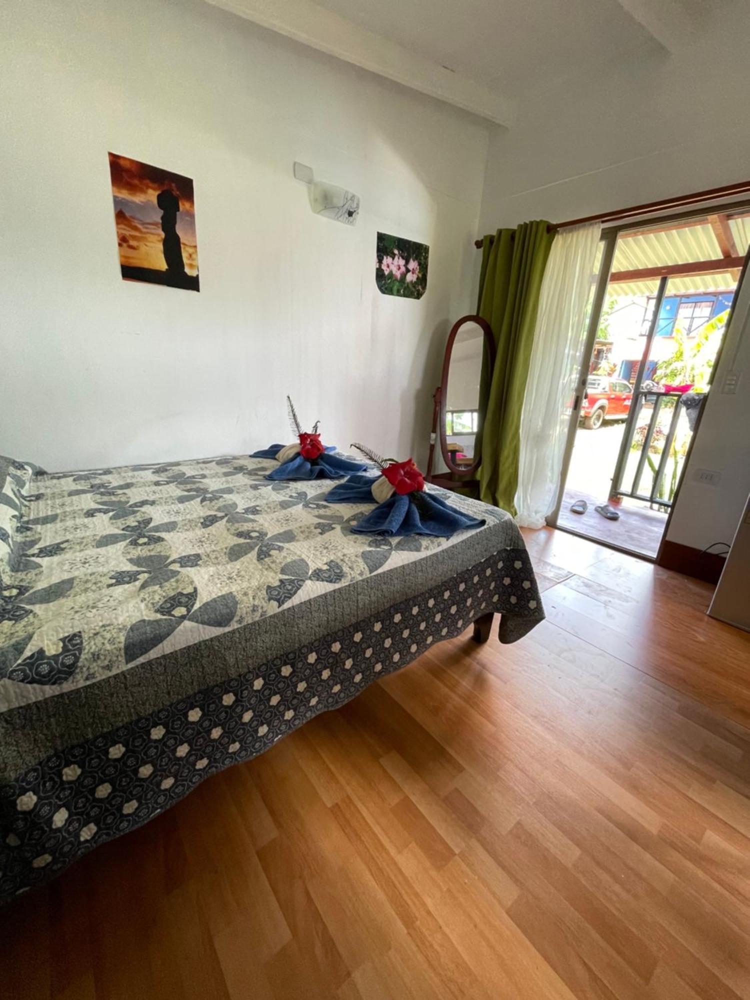 Pua Vaenga Hostel Hanga Roa Kültér fotó